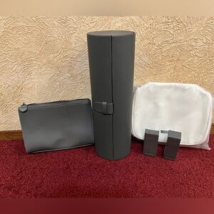 La Prairie Bundle Pack Cosmetic Bags with Skincare